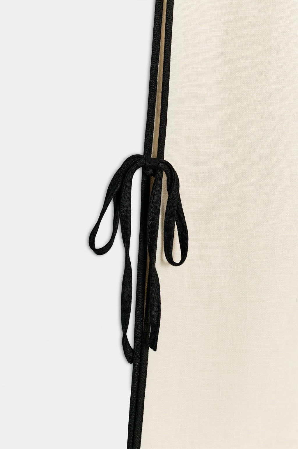 Black Strings