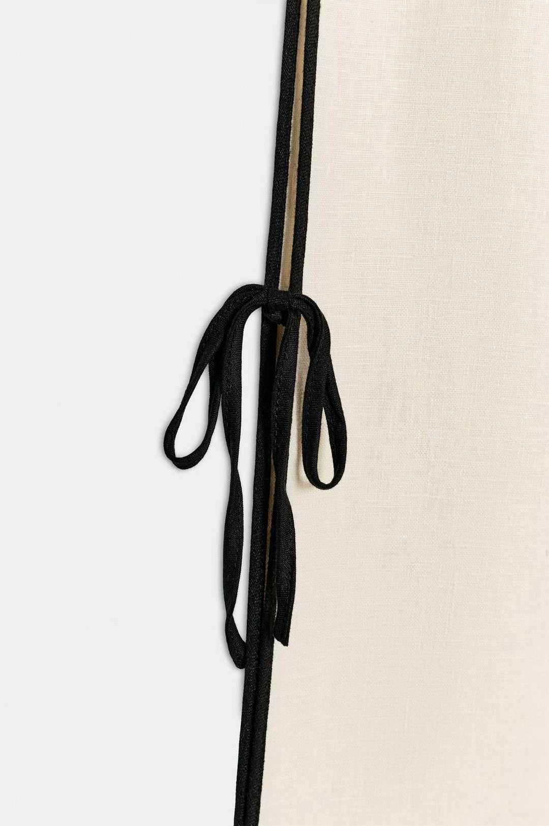 Black Strings